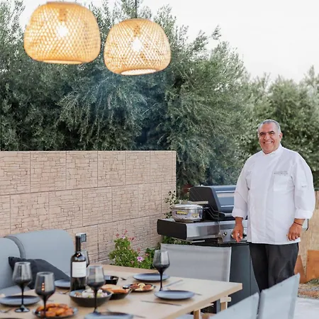 Willa Tranquila Rhodes